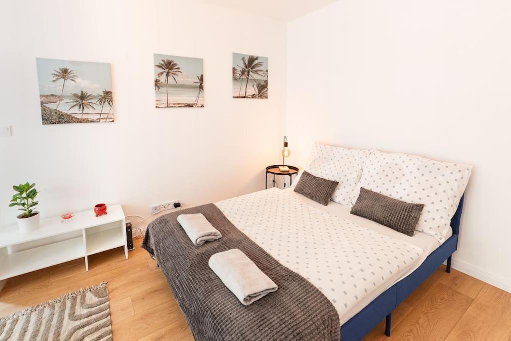 Domino Apartment *